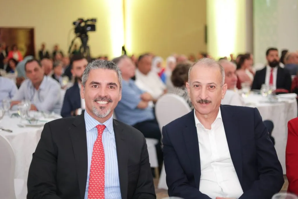 جمعية أصدقاء جامعة بيرزيت تكرم البنك الإسلامي العربي بمناسبة مرور 30 عاماً على تأسيس الجمعية